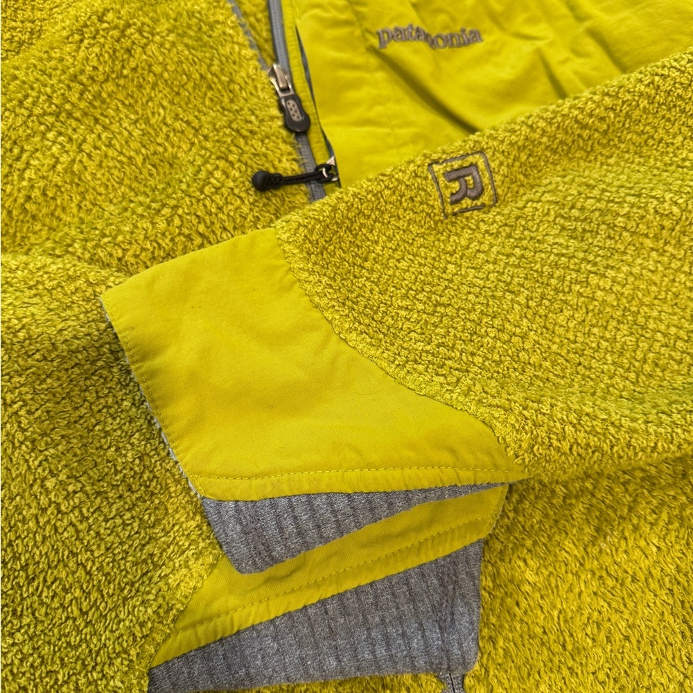 Patagonia “R” Fleece Jacket - Picture 5 of 11